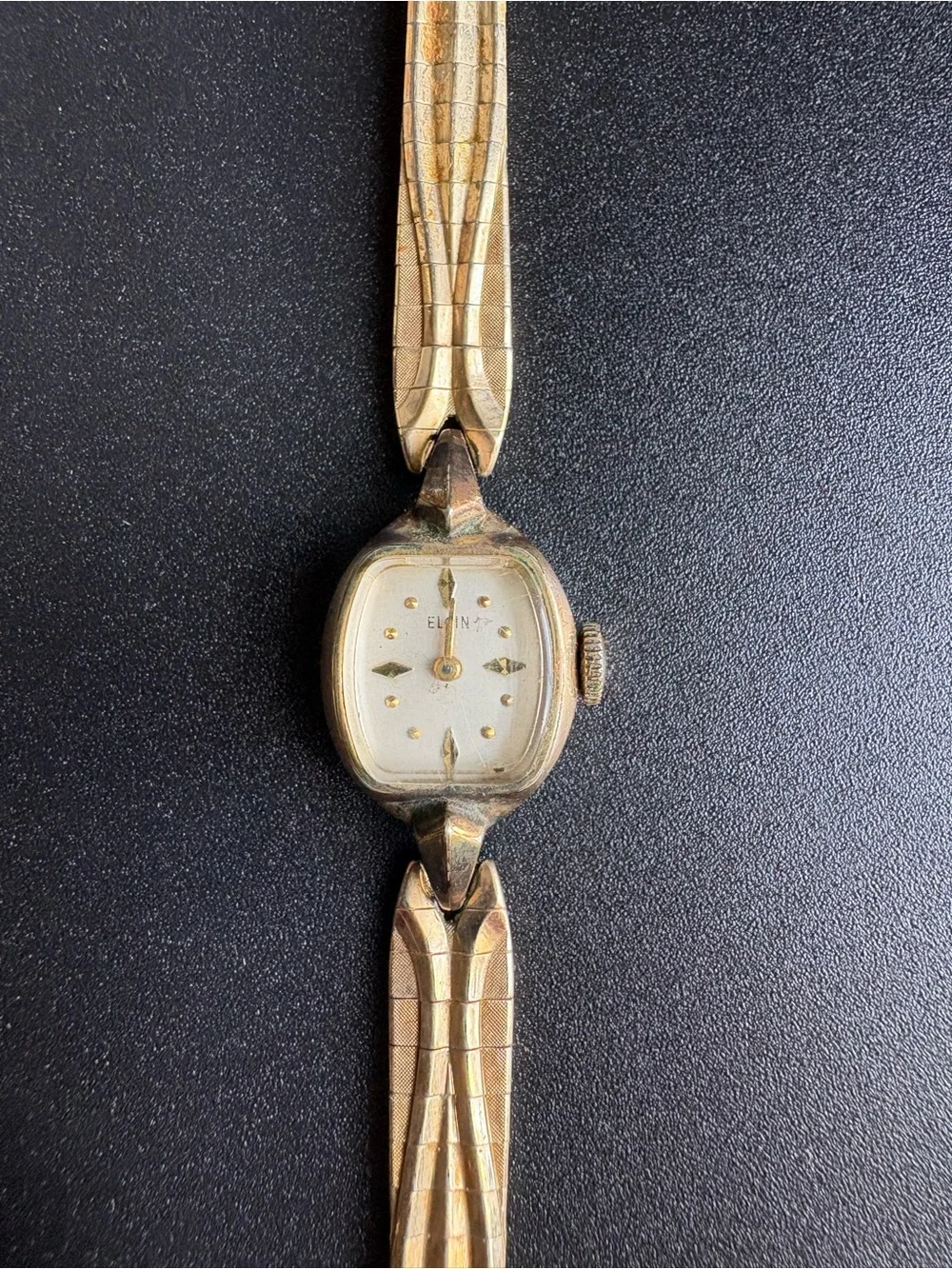 Elgin women’s vintage gold plated dainty wristwatch